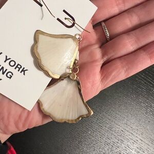 Elegant White Shell Earrings